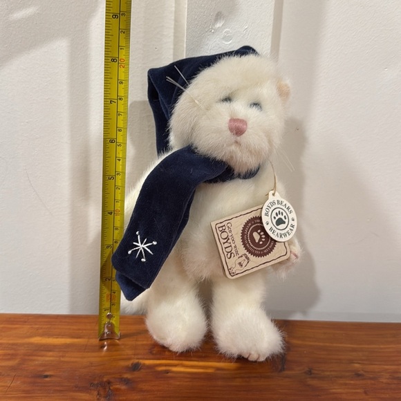 Boyds Bears Catia Crawford White Cat Plush w/Blue Winter Scarf & Hat - Picture 6 of 6